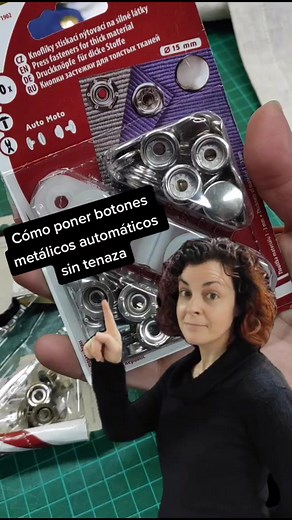 Cómo poner botones metálicos automáticos sin tenaza