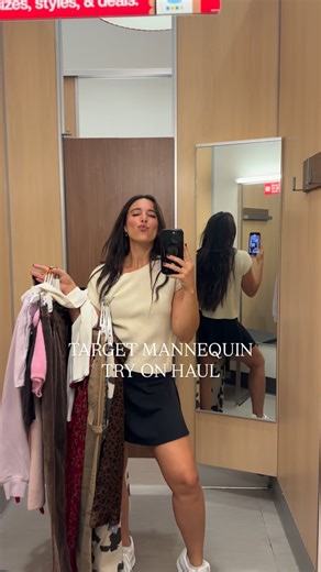 Mannequin try on haul 🐄 also, who knows about the 909? | Sierra Dallas