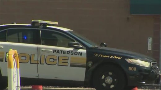 Paterson aims to retain police officers with new contract