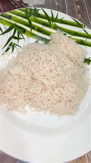 string hoppers with coconut 🥥 milk#delicious brake fast#healthy