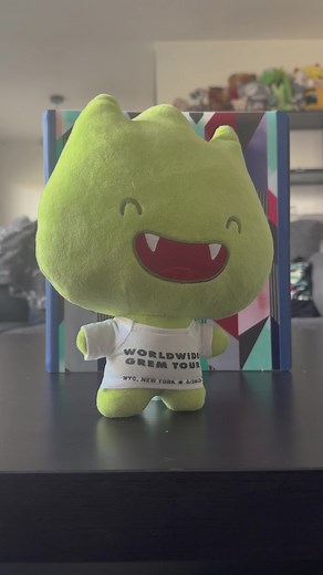 Gremmie used Direct to make all of this merch and he wanted to show u…. be nice and tell him they are great. #shy #merch #DistroKid #Direct #Gremmie