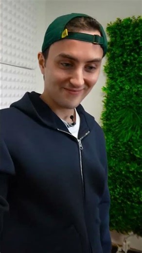 Presse Hydraulique ÉCRASE un téléphone : La BATTERIE explose ?! #shorts