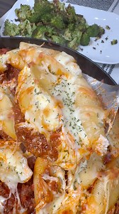 124K views · 1.3K reactions | Cheesy Stuffed Shells with meat sauce are pretty easy to make and so good! | Cookinginthemidwest | Facebook