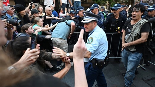 Australia urges calm after violent clashes in Sydney during Israeli president's visit