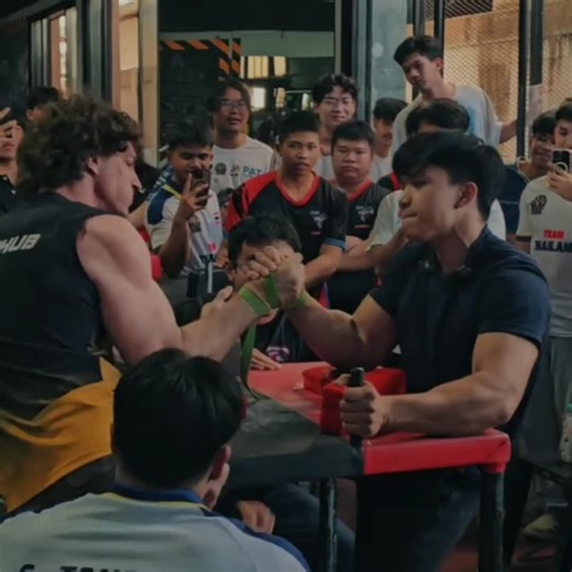 Josh Nicholas vs Yury: Arm Wrestling Showdown