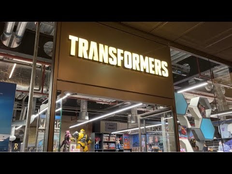 Transformers shop Tuesday reveal! Amazing Titan exclusive Battersea store Generation one merchandise