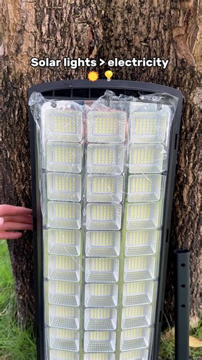 900 LEDs. 420,000 Lumens. This Solar Light Is Insane 🔥#solarstreetlight#solarlights#outdoorlighting#tiktokshopfinds ld-109-2-LDX