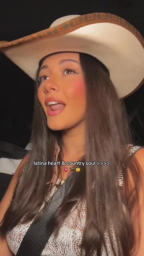 back to my roots baby 🇧🇷🤠 | CAROL