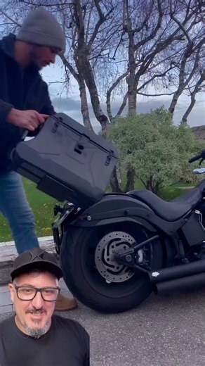 How to make a top-notch saddlebag for your motorcycle.