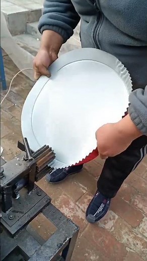 Manual Sheet Metal Flanging & Edging with a Hand-Crank MachineHow to Roll and Edge Circular Sheet