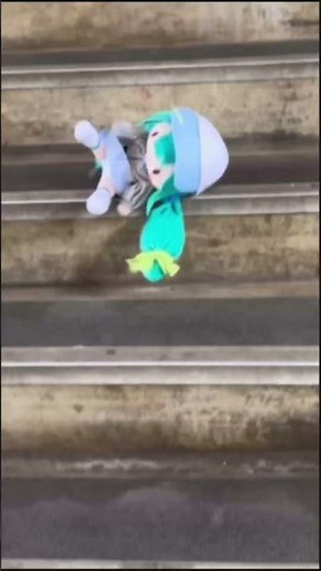 No Miku fuwa was harmed during the making of this video. Rolling Girl at home #vocaloid #hatsunemiku