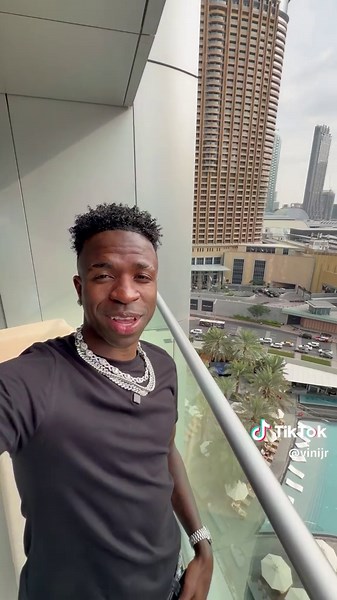 Vini Jr's Memorable Moments in Dubai ☀️