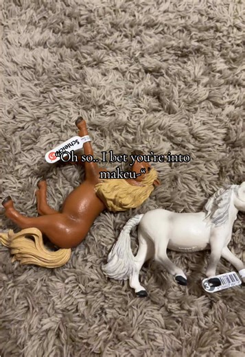 Okay so.. I actually feel bad for throwing these models🥲 But not a aesthetic clean girly here.. Just a girl with a massive obsession with collecting Schleich horses 😅 #schleich #schleichhorses #schleichhorseseries #fyp #foryoupage