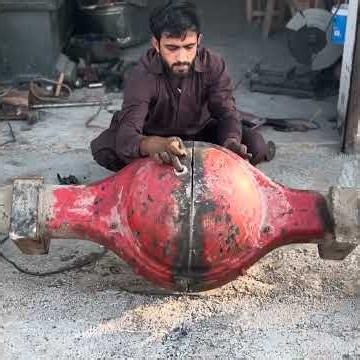 Dangerous Truck Breakdown! Rear Differential Explodes on Highway 🔥🚛