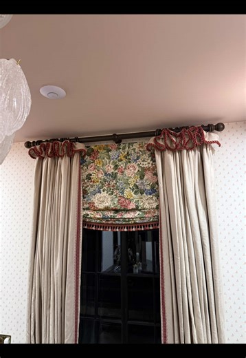 Step by step guide on How to hang a floppy top curtain! #toptip #curtain #dressingroom #floral