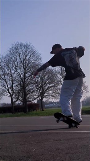 Spacewalking practice #skateboarding #freestyleskateboarding #spacewalk #manual