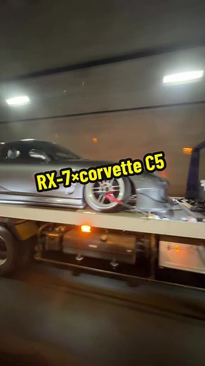 お尻コルベット RX-7×Corvette C5 の共演シーン