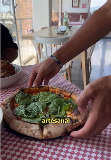Descubre Señor Bigotes: Pizza Auténtica en Monterrey