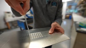 16 reactions | An adhesive tape designed by researchers at Virginia Tech has strong adhesion but is easy to remove. Bring on those tear-free Band-Aids! Read the full story in #PhysicsMagazine: https://go.aps.org/3ryXMy9. | American Physical Society | Facebook