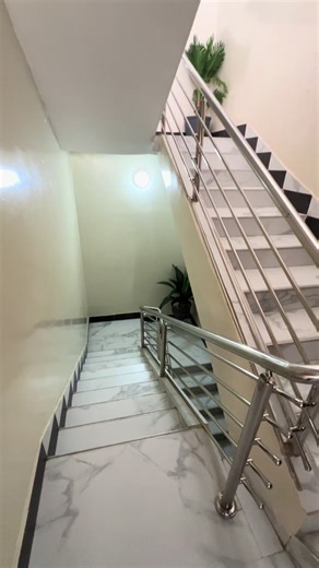 À louer un appartement très spacieux de 2 chambres salon ou HLM Grand YOFF Prix loyer 200 000 Fr. CFA #lotusimmobilier #senegal #immobiliersenegal #immobilier #tdsbusiness @Tfm.sn @AKON