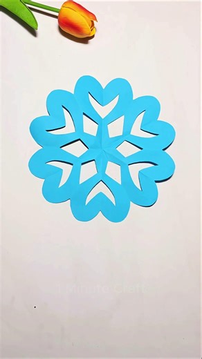 Amazing paper DIY Craft for window decor #holidaydecor #snowflake