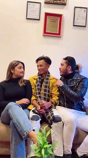 Very chalak bro @sarojranapraja 🤣🤣 @Usha Uppreti #d_mo_on ❤️