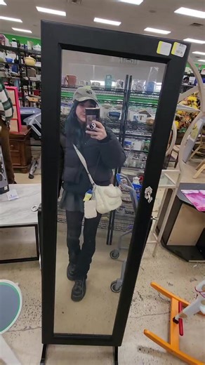 Shop along with Emrys for the Holidays! 🎄🎅🧑‍🎄🎁❄️ | Goodwill Keystone Area