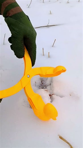 EXTREME SNOW CRUNCH ASMR! 🥶 Making Perfect Ice Balls with a Snow Maker ❄️ #asmr #snow #asmr