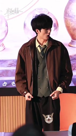 Koleksi Momen Lucu Wang Xiaoyi