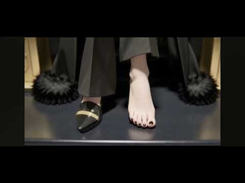 Cynthia's foot slave