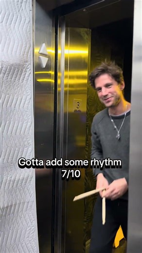 Which band member was the most nonchalant in the elevator challenge?