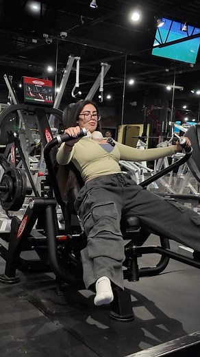 VANESSA LEGROW on Instagram: "there was in fact a seatbelt that i did not see when i was doing these 💀😂 We will get em next time code NESSA @youngla @younglaforher @helimixco @ryse @drinkryse @rgmntco filmed by @mmc__media #gym #gymmotivation #gymgirl #fitness #fitgirl #fitgirls #physique #fitnessmotivation #rysesupp"