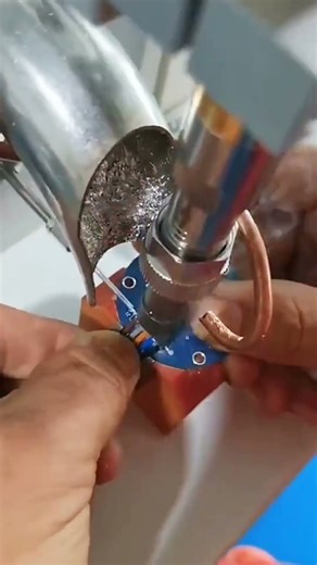 automatic soldering machine working process. #soldeeing #solderingtips #howtosoldering #diy