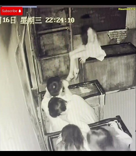 Top Paranormal Investigator Reveals Best Haunted House Exploration Techniques