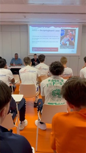 🔔 NBA and NCAA scout Mark Cook came to Valencia with important updates!