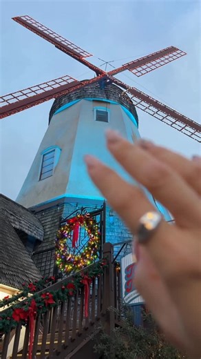 Inna on Instagram: "Merry Christmas 🎄 from Solvang, CA ☃️ ASMR City Sounds #asmr #citysounds #christmas #relaxing #sleep"