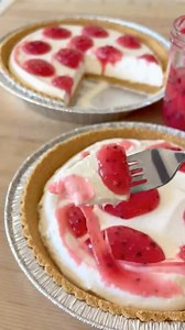 Easy 4-Ingredient Raspberry Lemonade Cool Whip Swirl Cream Pie Zesty Raspberry Lemonade Cool Whip Swirl Dream Pie Ingredients: 1 pre-made graham cracker pie crust (9-inch) 1 package cream cheese, softened (8 oz) | Easy Recipes