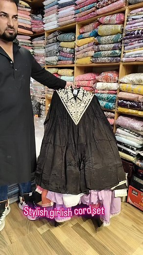 FREE_LOOK on Instagram