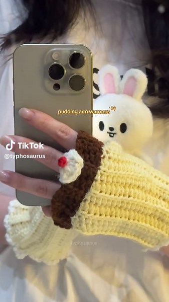 Crocheted Pudding Arm Warmers: Cutest Creation Ever