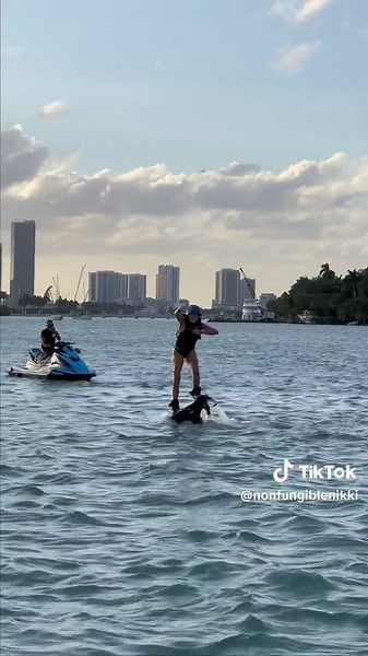 First time flyboarding be like… 🤣 #expectationsvsreality #miami #thingstodo #flyboarding #watersports