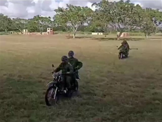 POPULAR FRONT on Instagram: "🇨🇺 #Cuba: Footage shows recent combat drills held by the Cuban Revolutionary Armed Forces (FAR), featuring various weapons, including a domestically produced anti-materiel sniper rifle, as well as soldiers wearing ghillie suits. (📹 via @war_noir)"