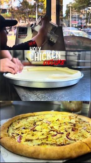 Nuestra nueva pizza Holy Chicken Deluxe 🍕🍯 Con borde de queso y salsa Honey Mustard