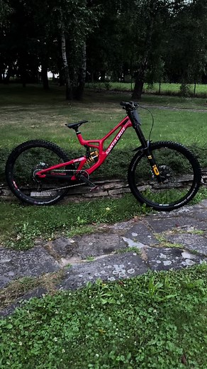 Unleash Your Speed with the Santa Cruz V10 - The Ultimate Downhill Racing MTB Bike