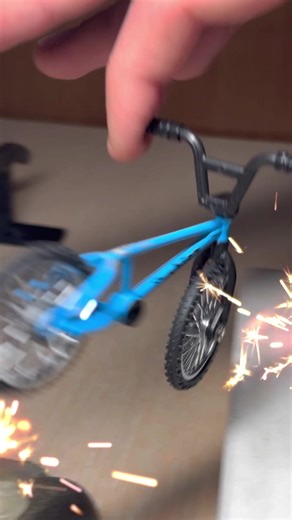 fingerskydiving :D #fingerboarding #fingerboard #fingerbmx #bmx | Fingerboard