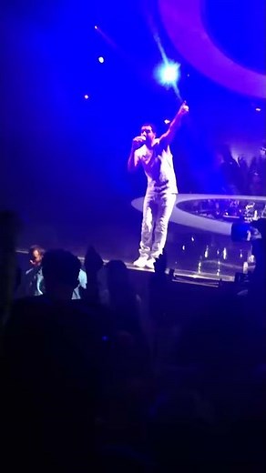 Drake - Find Your Love (Live London) O2 Arena