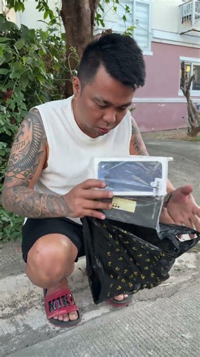 What’s inside a garbage bag? #babygiantofficial