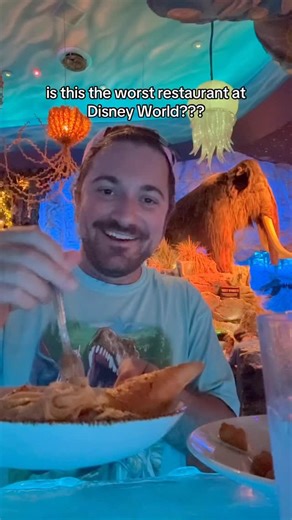 my long-awaited review of T-Rex Cafe at Disney World. 🦖 (spoiler alert: it is not the worst restaurant at Disney World and in fact the shark bar is one of my favorite bars at Disney World. and the prehistoric pasta is a timeless smash hit.) #disneyadult #disneyfood #disneysprings #foodreview #wdw | Chez Spence