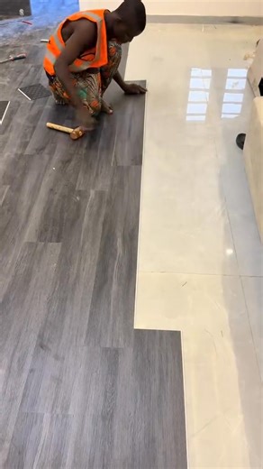 288 reactions · 11 shares | Redonnez vie à votre intérieur avec notre PVC pour sol de plancher ! Résistant, facile à poser et design moderne, il allie confort et esthétique. #solpvc #decoration #interiordesign Choisissez parmi nos nombreuses couleurs et motifs. Contactez-nous pour un devis gratuit et profitez d'un revêtement durable et tendance ! | ivoiresol de luxe | Facebook