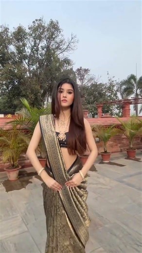Aayiho kaha se gori #love #traditionallook #lehengawedding