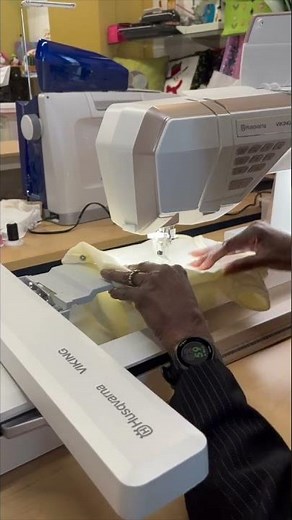 Embroidery Magic: Husqvarna Viking Epic 3 Showcase! 🌟✨